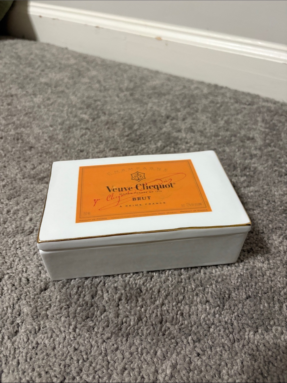 VEUVE BRUT porcelain trinket box